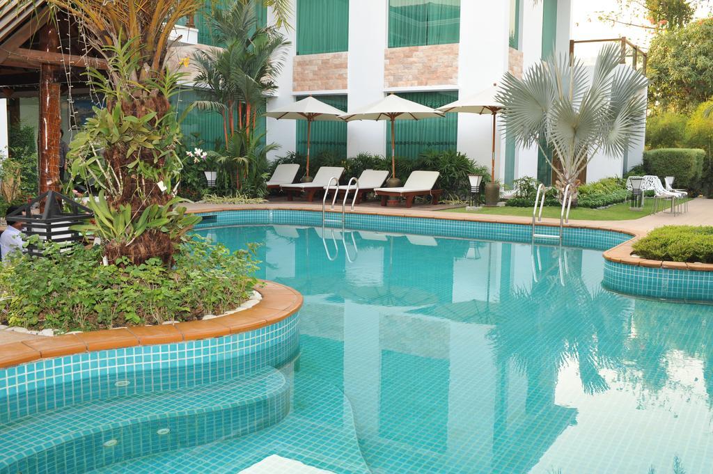Palm Spring Resort Yangón Exterior foto